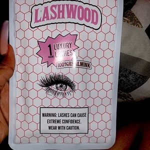 Lashwood lashes💕.Style: jazmine💕